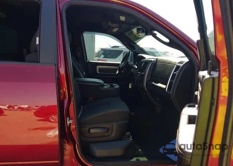 2021 Ram 1500 Classic Warlock 4X4 6'4 Box z USA, uszkodzony, nr VIN 1C6RR7GTXMS505938